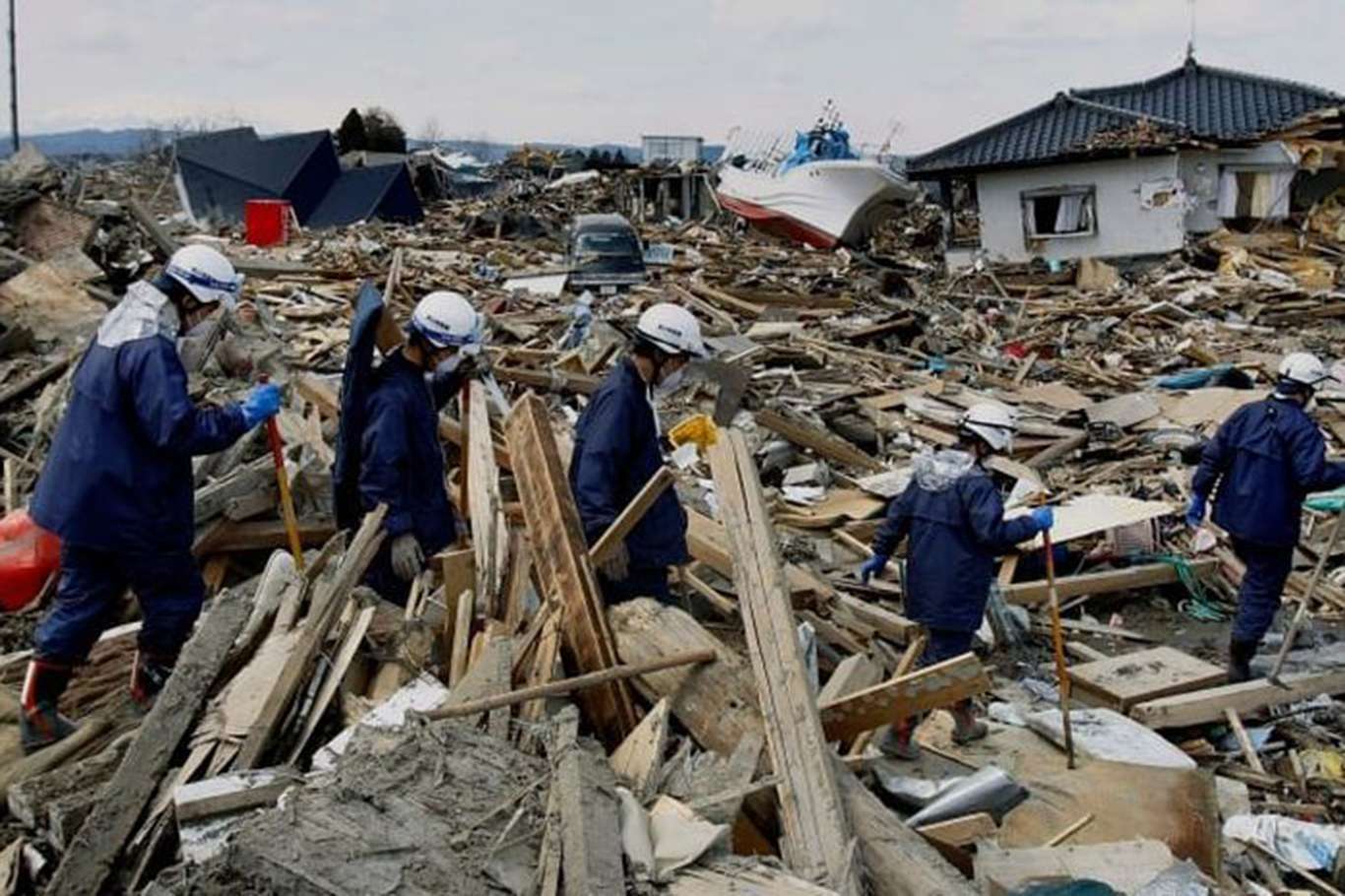Endonezya'da depremde hayatını kaybedenlerin sayısı 56'ya yükseldi